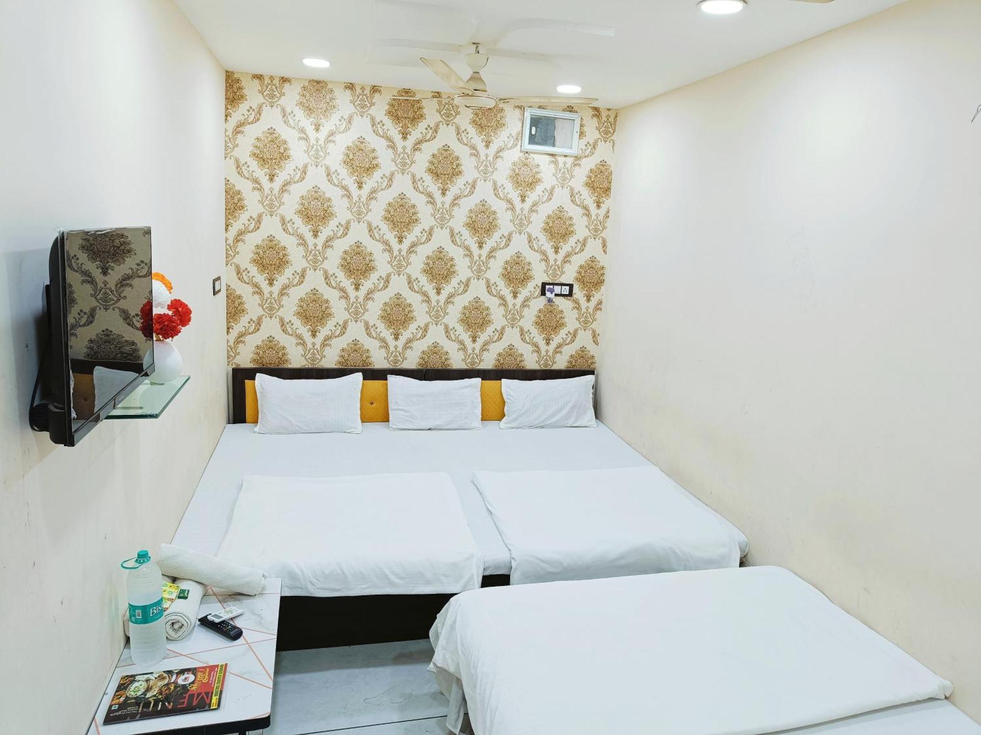 Ginger Hotels Ujjain Tower Kshipra Inn-Family Stay Airconditioned Hotel 외부 사진