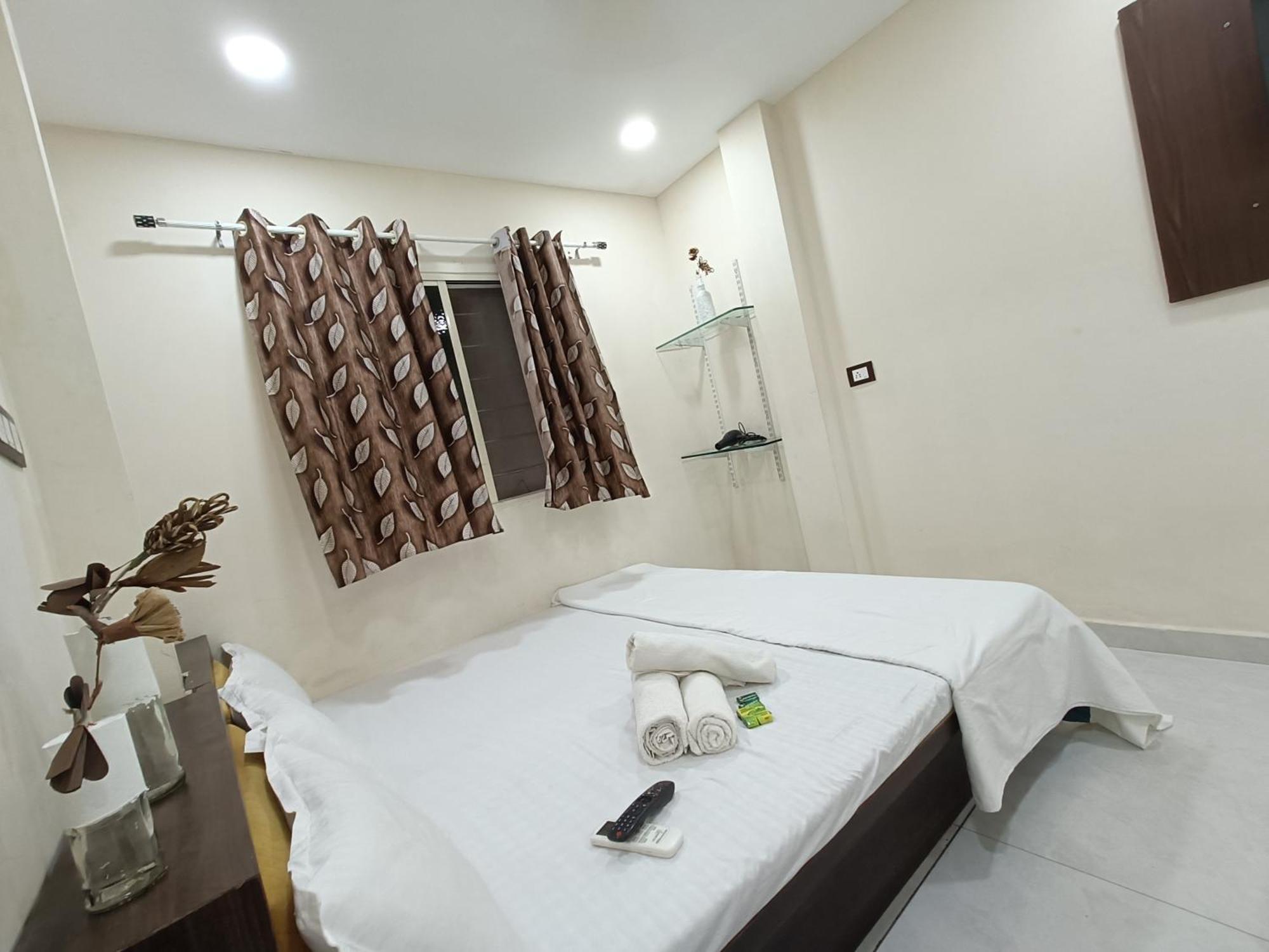 Ginger Hotels Ujjain Tower Kshipra Inn-Family Stay Airconditioned Hotel 외부 사진