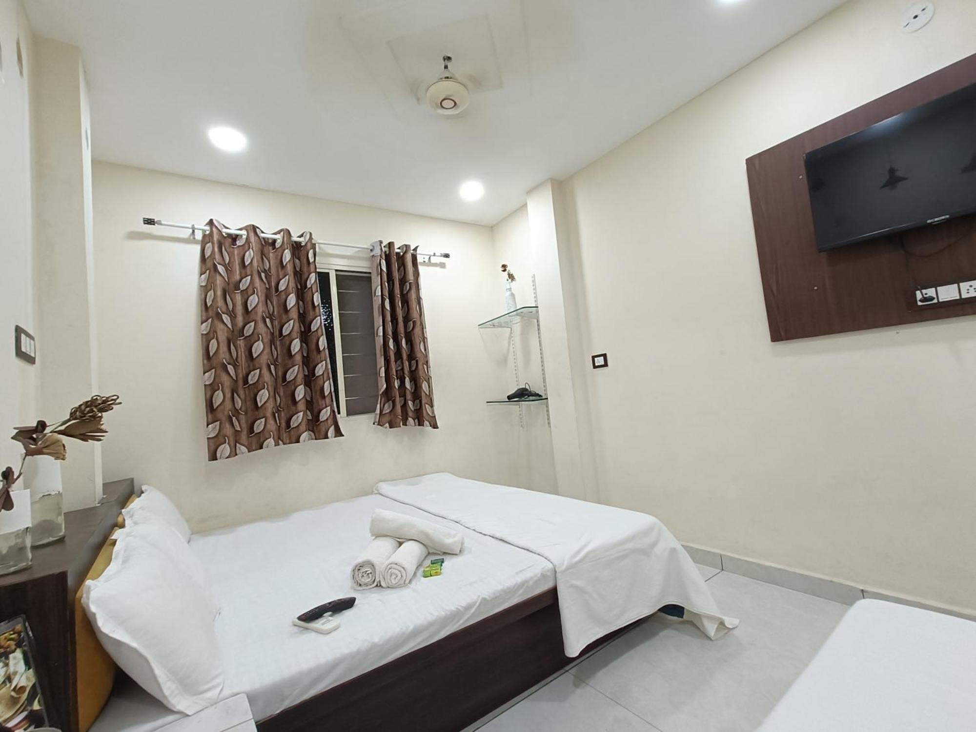 Ginger Hotels Ujjain Tower Kshipra Inn-Family Stay Airconditioned Hotel 외부 사진
