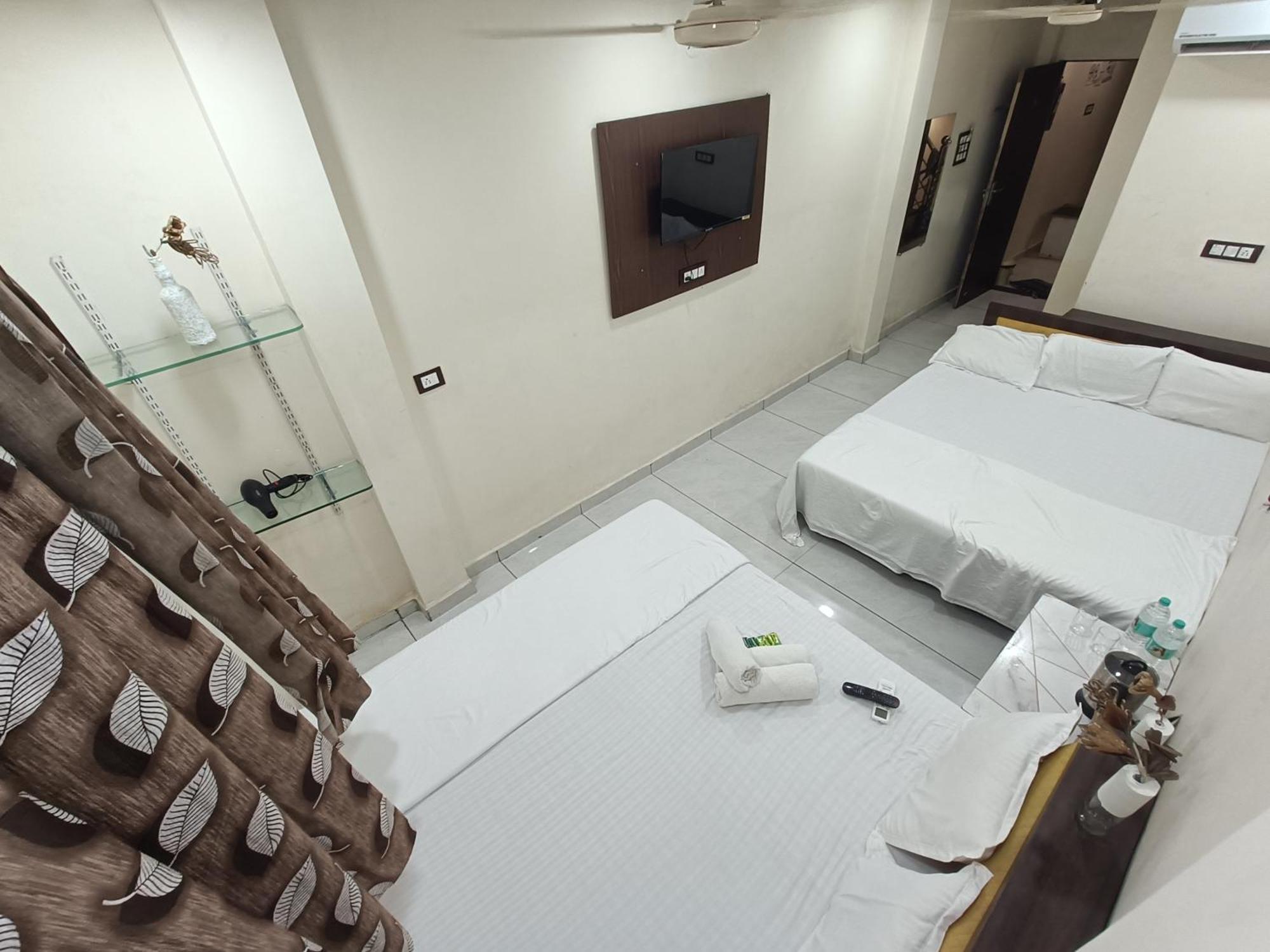 Ginger Hotels Ujjain Tower Kshipra Inn-Family Stay Airconditioned Hotel 외부 사진